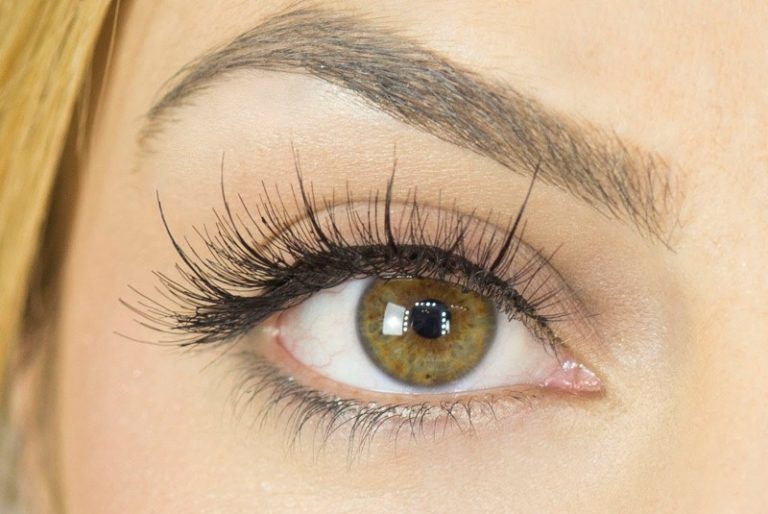 coconut-oil-for-eyelashes-benefits-and-how-to-use-it-oil-for